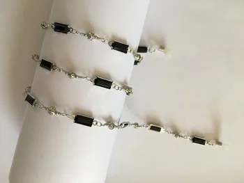 genialny mosiężny łańcuch do punktów na łańcuchu z galwanicznie ze srebra i wstawkami z czarnych koralików akrylowych